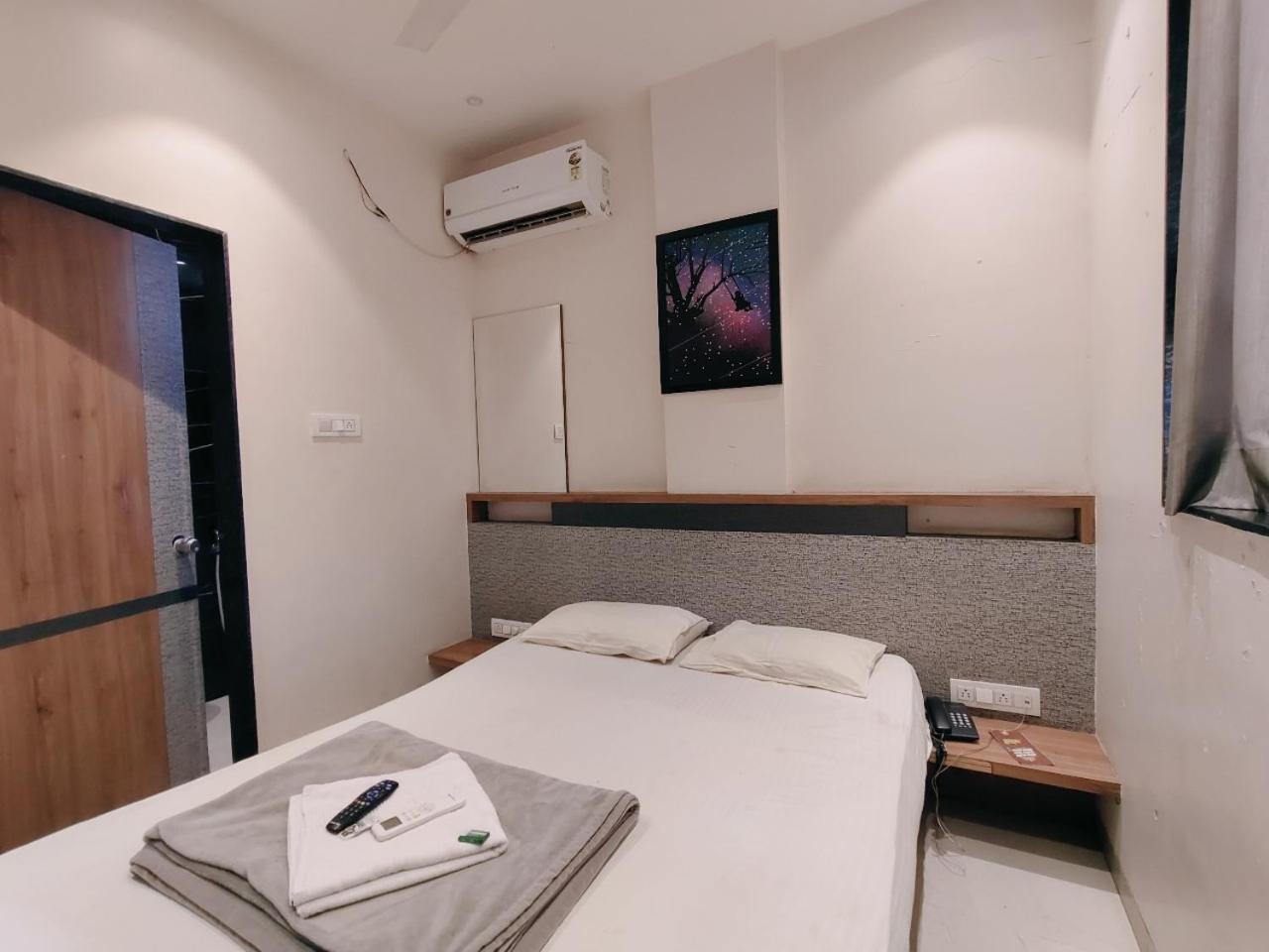 Hotel Pragati Inn Ahmednagar Exterior foto